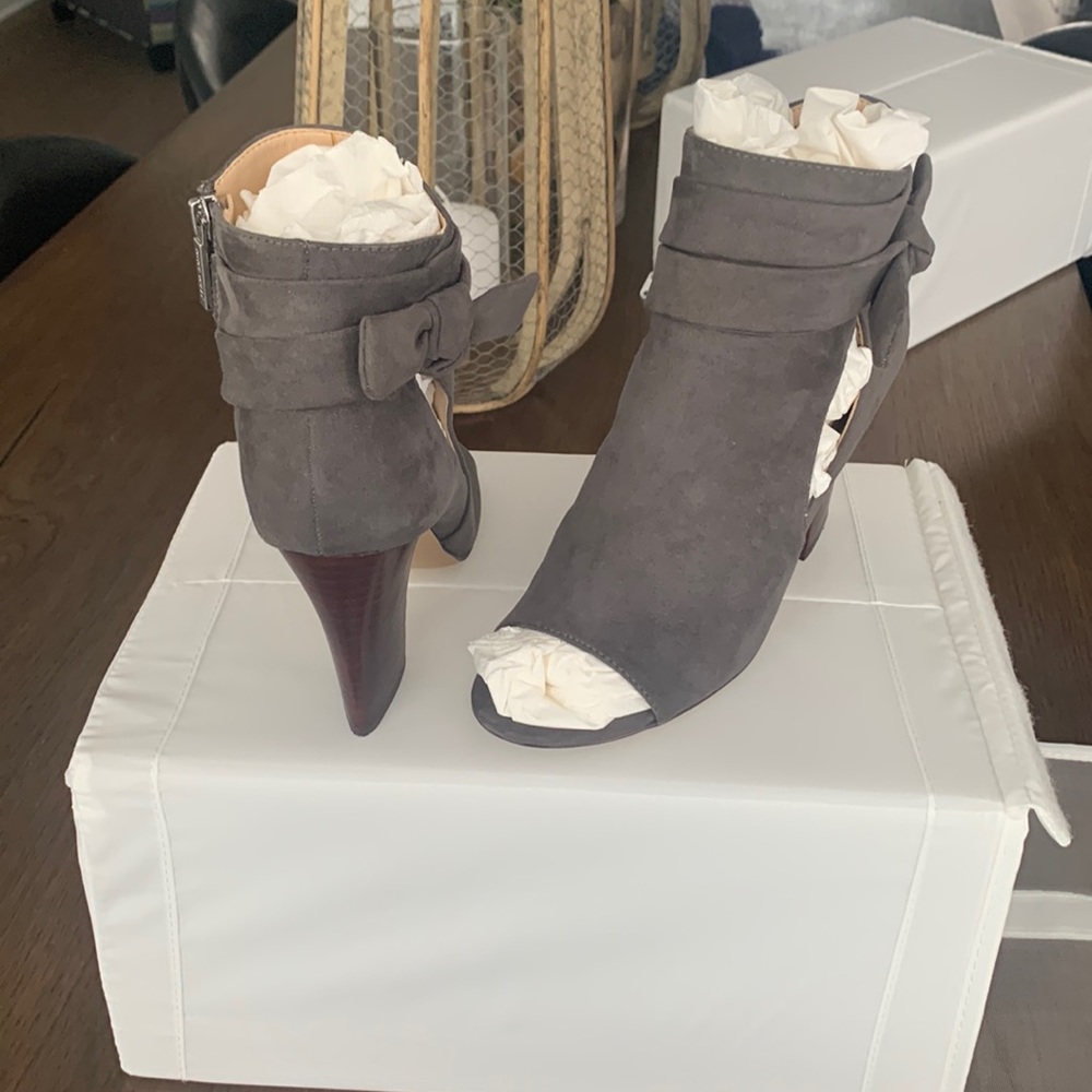 EUC booties open toe